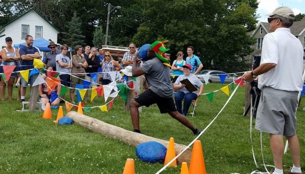 Nordic Rock Throw competitor